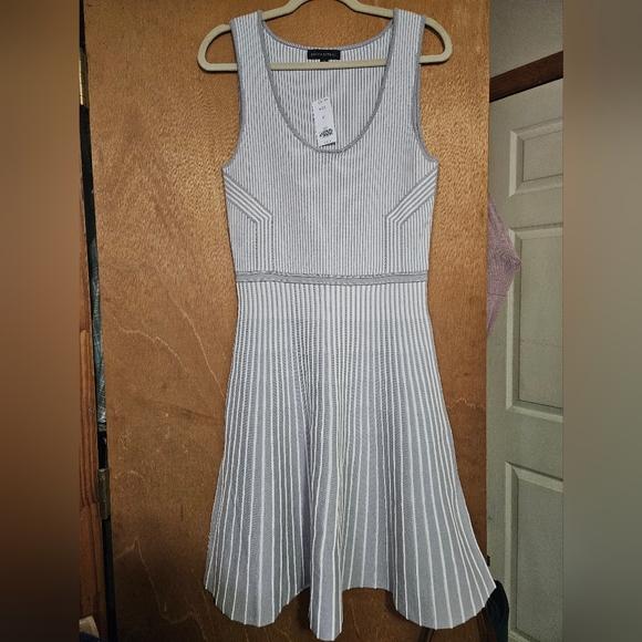 Banana Republic Dress - Picture 2 of 4